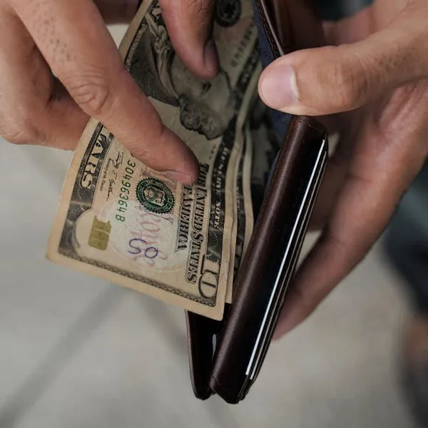 BIFOLD WALLET WITH COIN AND ID WINDOW