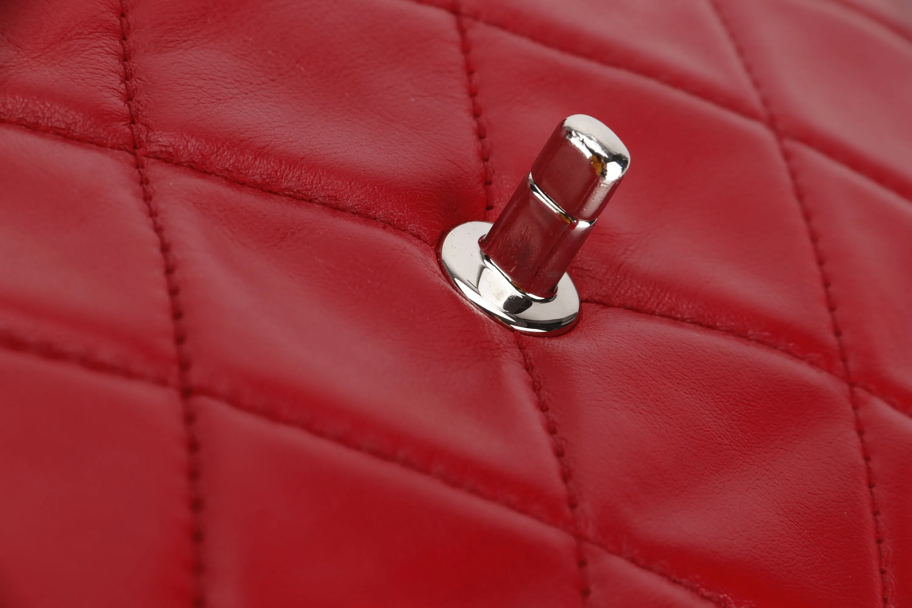 CHANEL RED QUILTED LAMBSKIN 32CM SHOULDER BAG (1466xxxx) SILVER HARDWARE, NO CARD & DUST COVER