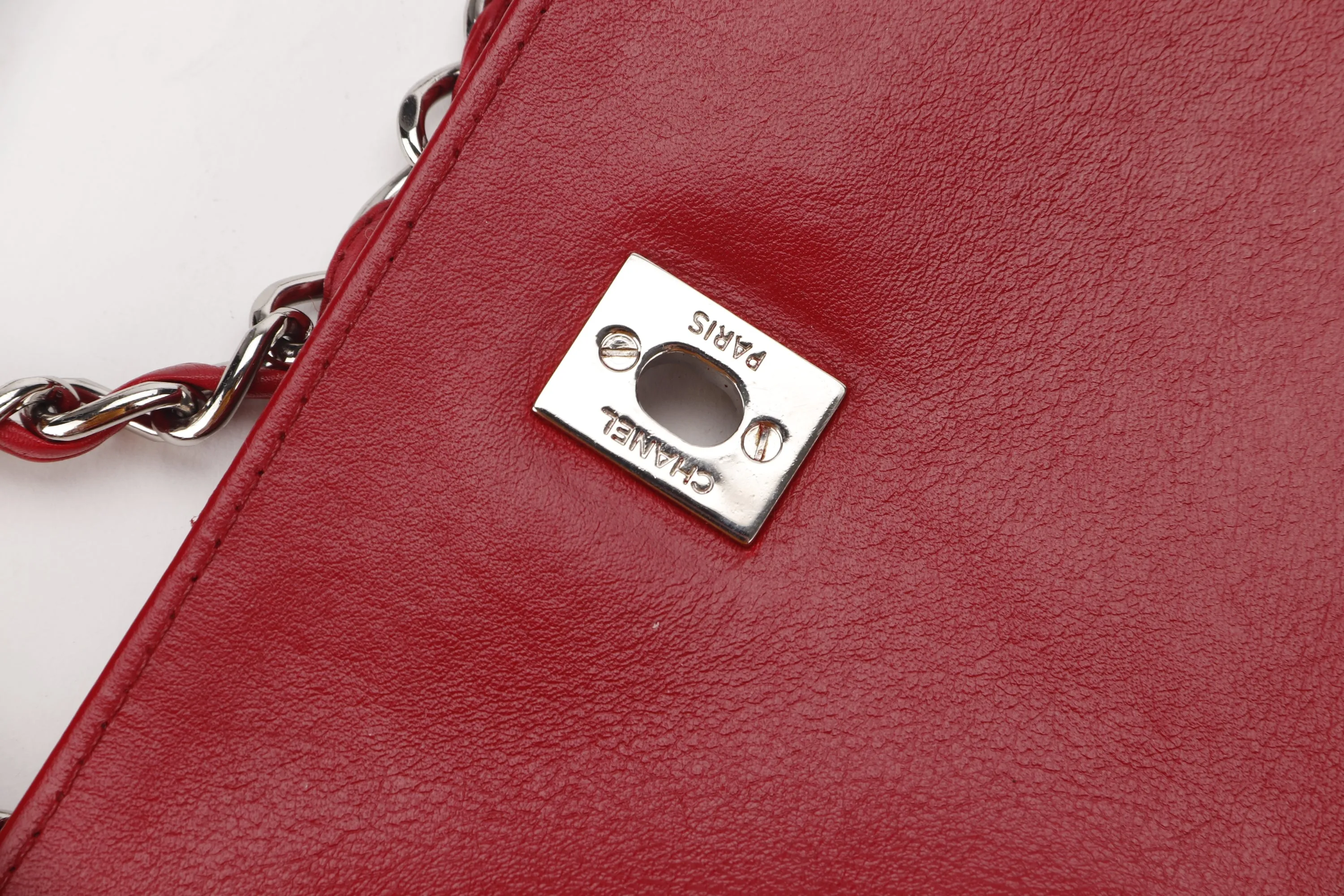 CHANEL RED QUILTED LAMBSKIN 32CM SHOULDER BAG (1466xxxx) SILVER HARDWARE, NO CARD & DUST COVER