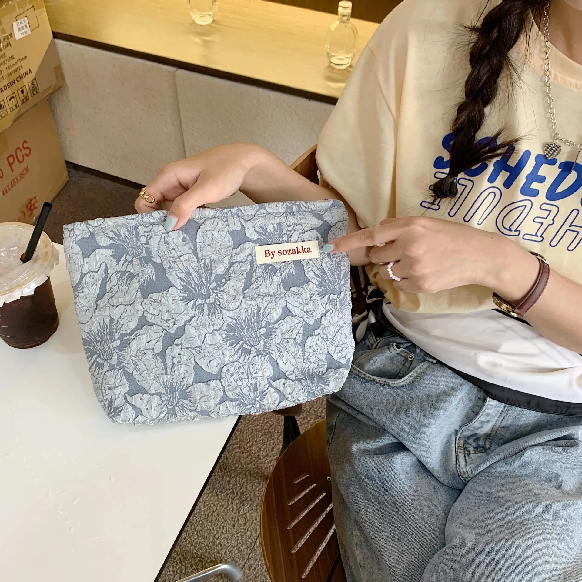Cosmetic Bag for Women Floral Makeup Case Organizer Embroidered Design Cosmetic Pouch Travel Toiletry Bag Corduroy Canvas Beauty Case