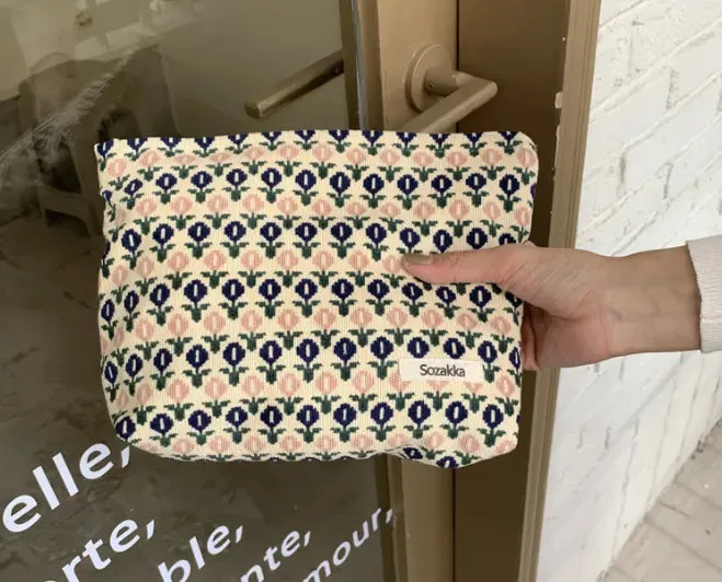 Cosmetic Bag for Women Floral Makeup Case Organizer Embroidered Design Cosmetic Pouch Travel Toiletry Bag Corduroy Canvas Beauty Case