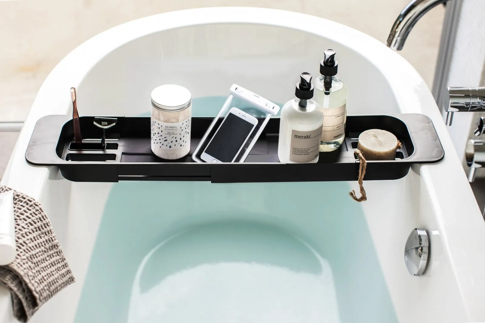 Expandable Resin Bathtub Caddy