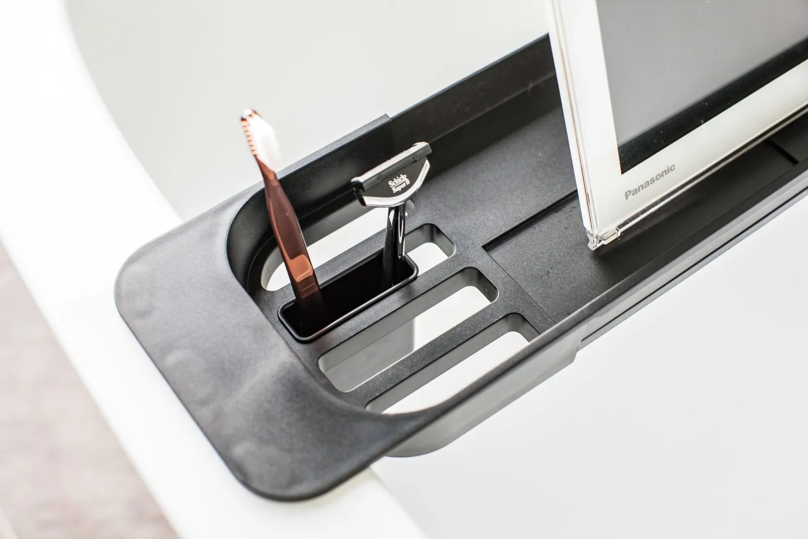 Expandable Resin Bathtub Caddy