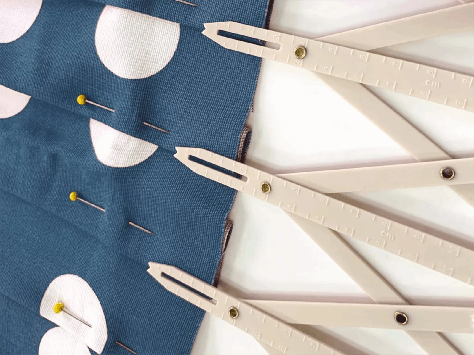 Hemline Expandable Sewing Gauge - Button Spacer
