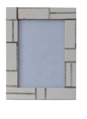 IVORY RESIN 5X7 FRAME WITH HORN BRICK INLAY