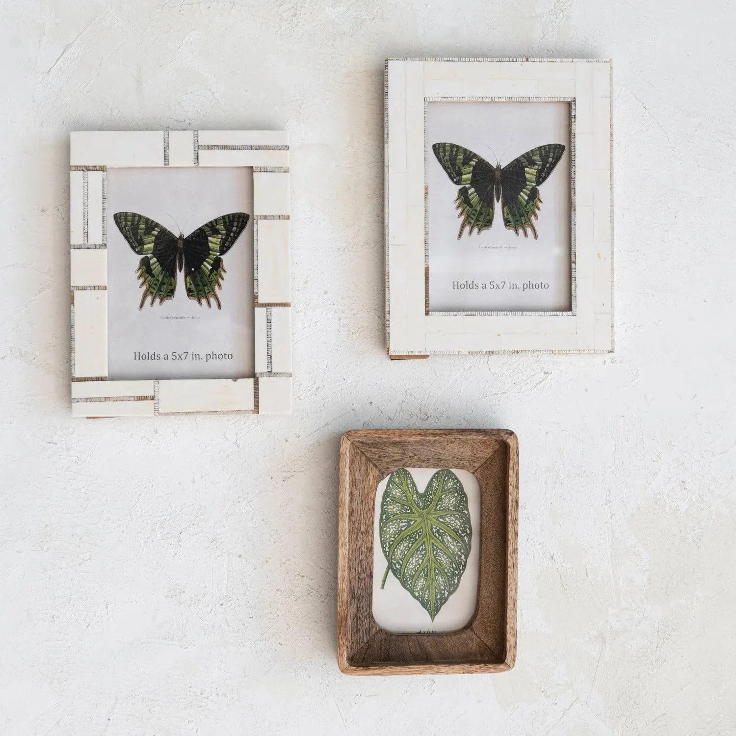 IVORY RESIN 5X7 FRAME WITH HORN BRICK INLAY