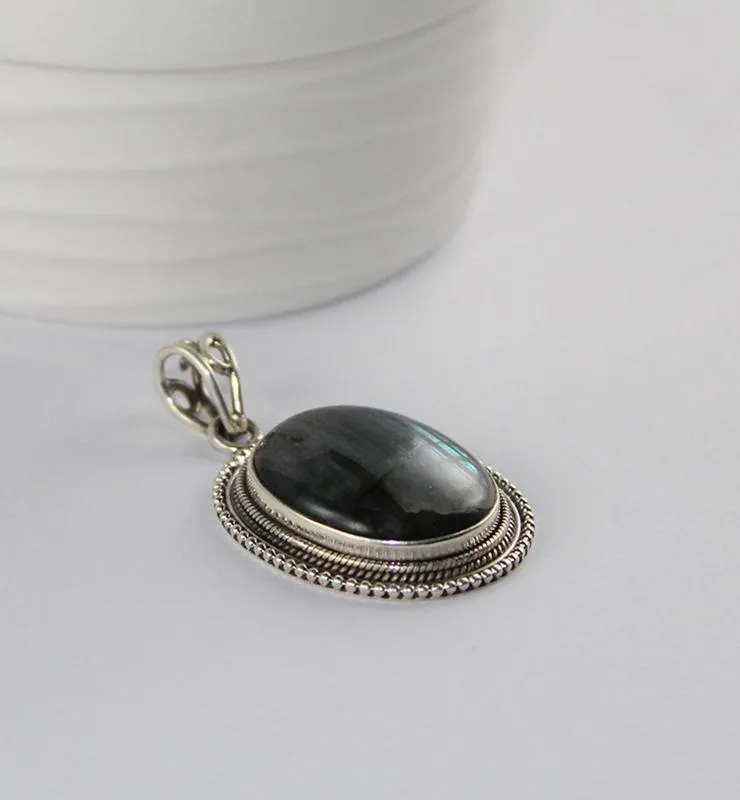 Labradorite Oval Pendant