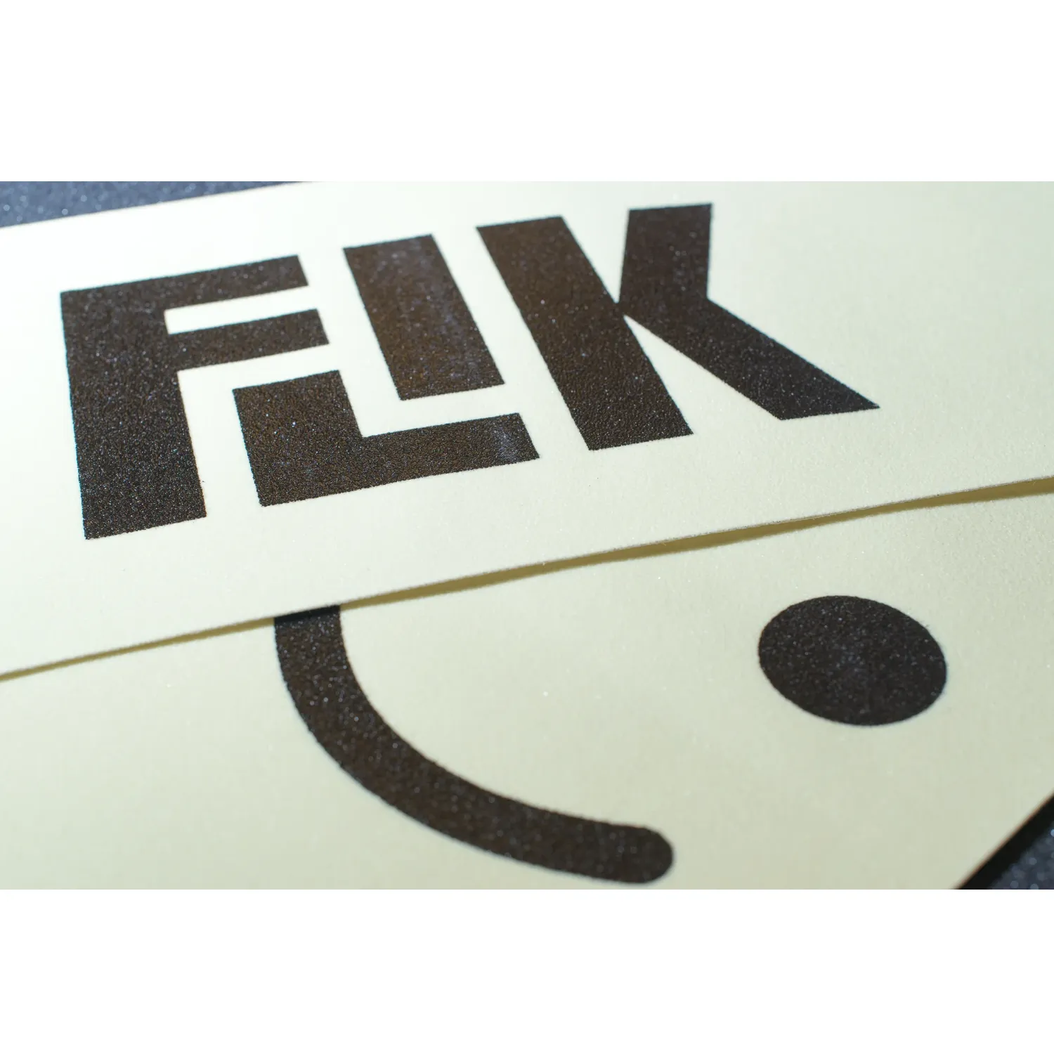 Lija Flik Logo Glow in the Dark