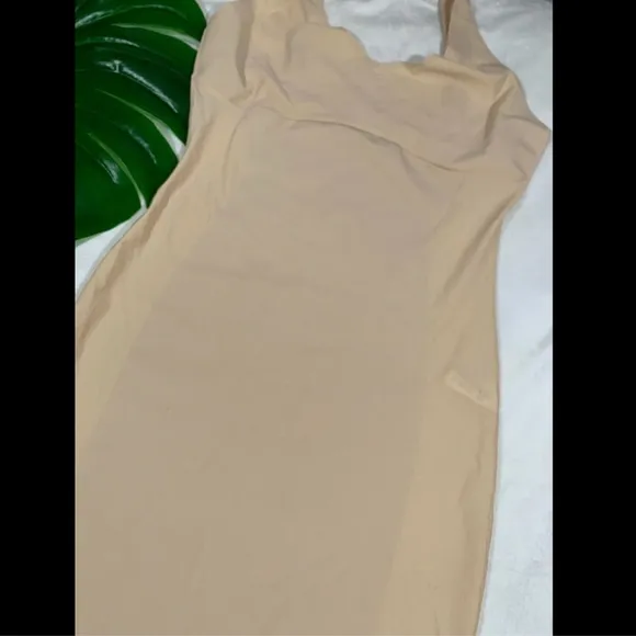 NEW $68 Yummie Convertible Slip in Frappe Nude [SZ‎ Large ]
