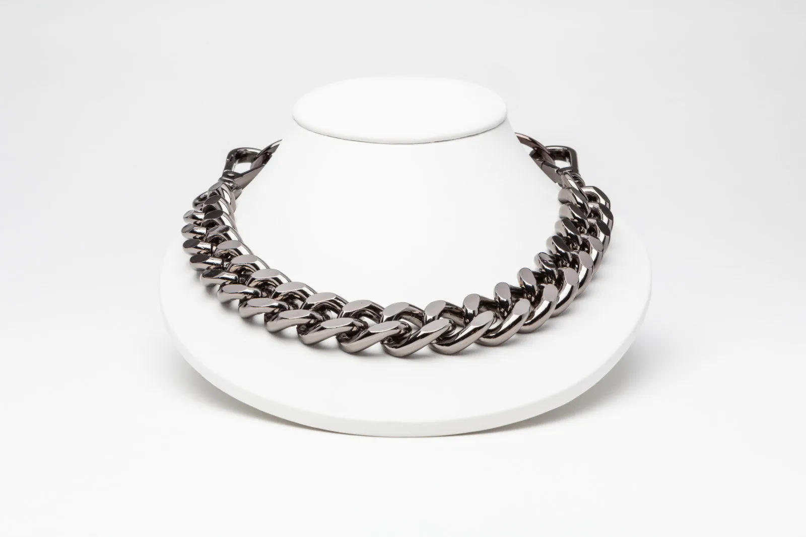 NY Fashion Week (NYFW) Convertible Collar