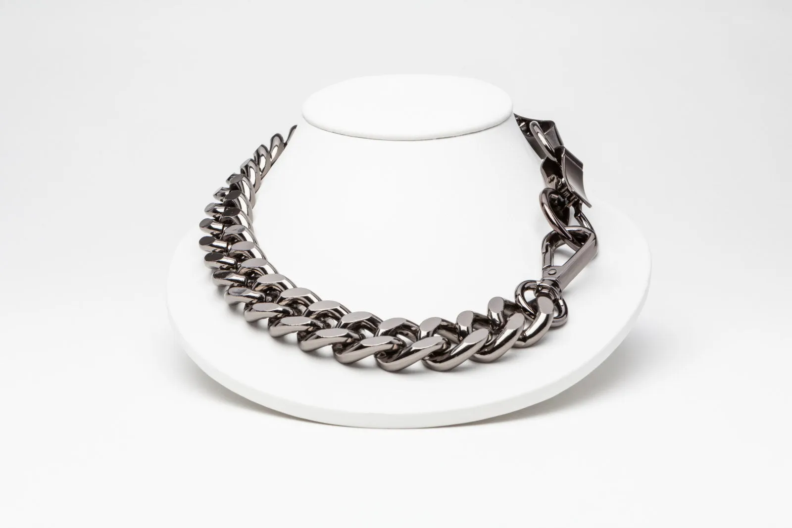 NY Fashion Week (NYFW) Convertible Collar