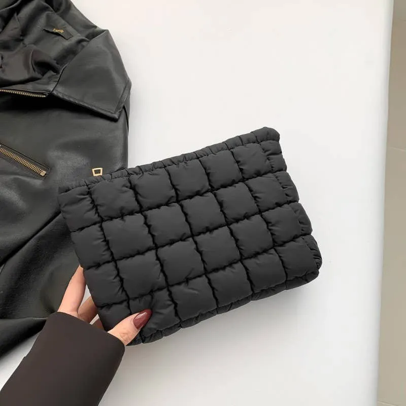 PUFFY COSMETIC MAKEUP POUCH CLUTCH BAG | 40P538