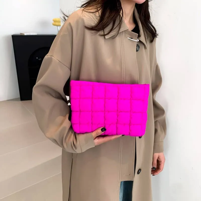PUFFY COSMETIC MAKEUP POUCH CLUTCH BAG | 40P538
