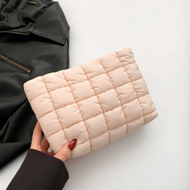 PUFFY COSMETIC MAKEUP POUCH CLUTCH BAG | 40P538