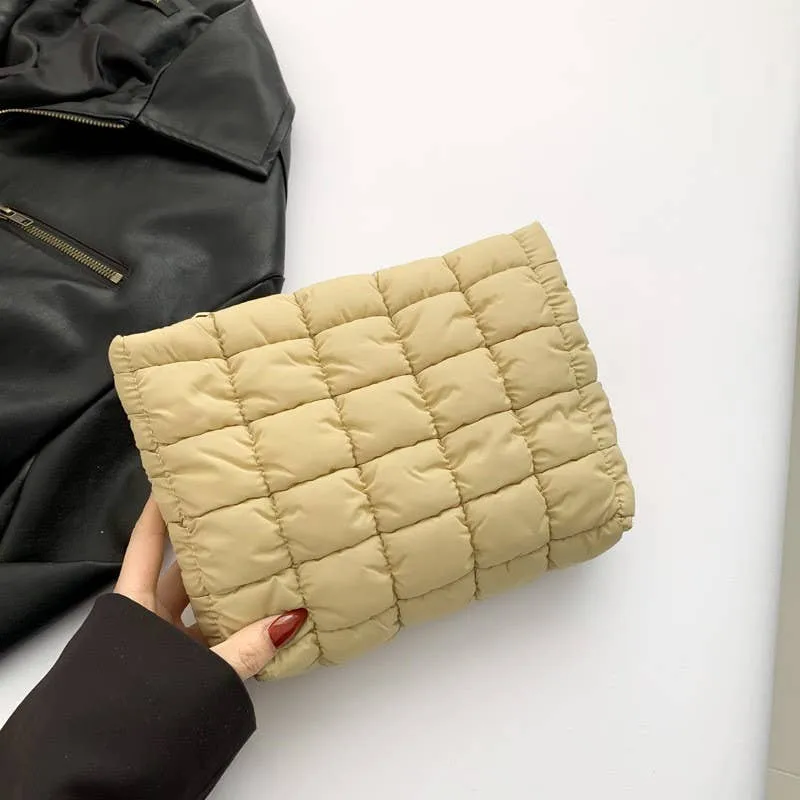 PUFFY COSMETIC MAKEUP POUCH CLUTCH BAG | 40P538