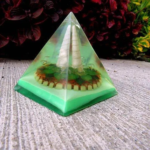 Pyramid with Quantum Generator of the Fourth Chakra Anahatta