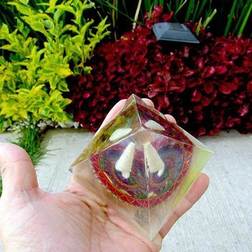 Pyramid with Quantum Generator of the Seventh Chakra Sahasrara