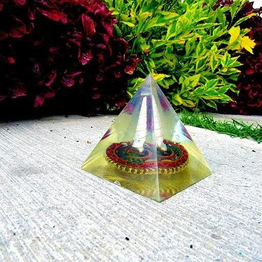 Pyramid with Quantum Generator of the Seventh Chakra Sahasrara
