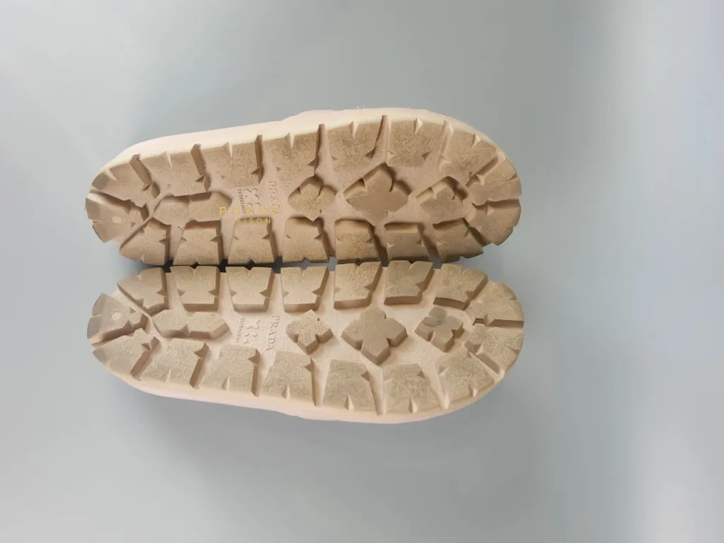 Quilted Nappa Leather Women's Slides in Beige Size 39 Eu (24.5 cm)