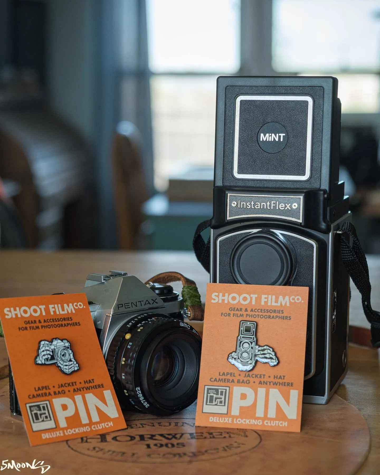 Rangefinder - GLOW IN THE DARK - Pin