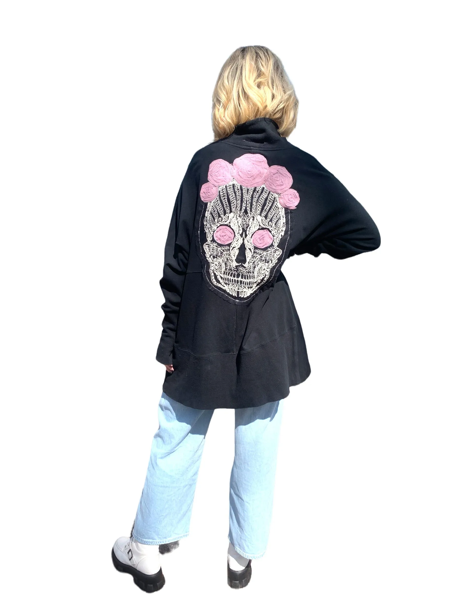 SKULL & ROSES SWEATSHIRT
