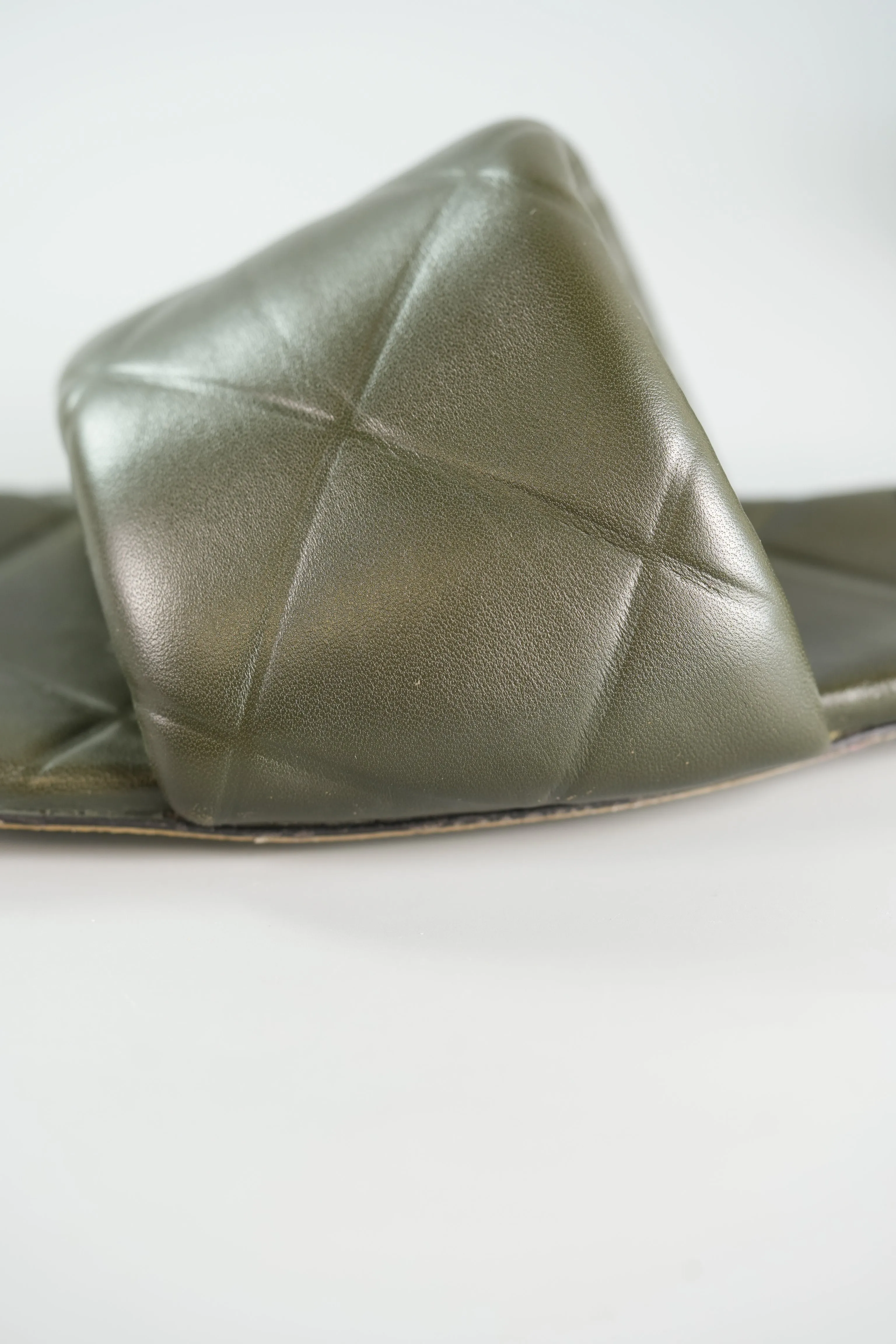 The Rubber Libo Quilted Embossed Army Green Sandals Size 39 (26cm)