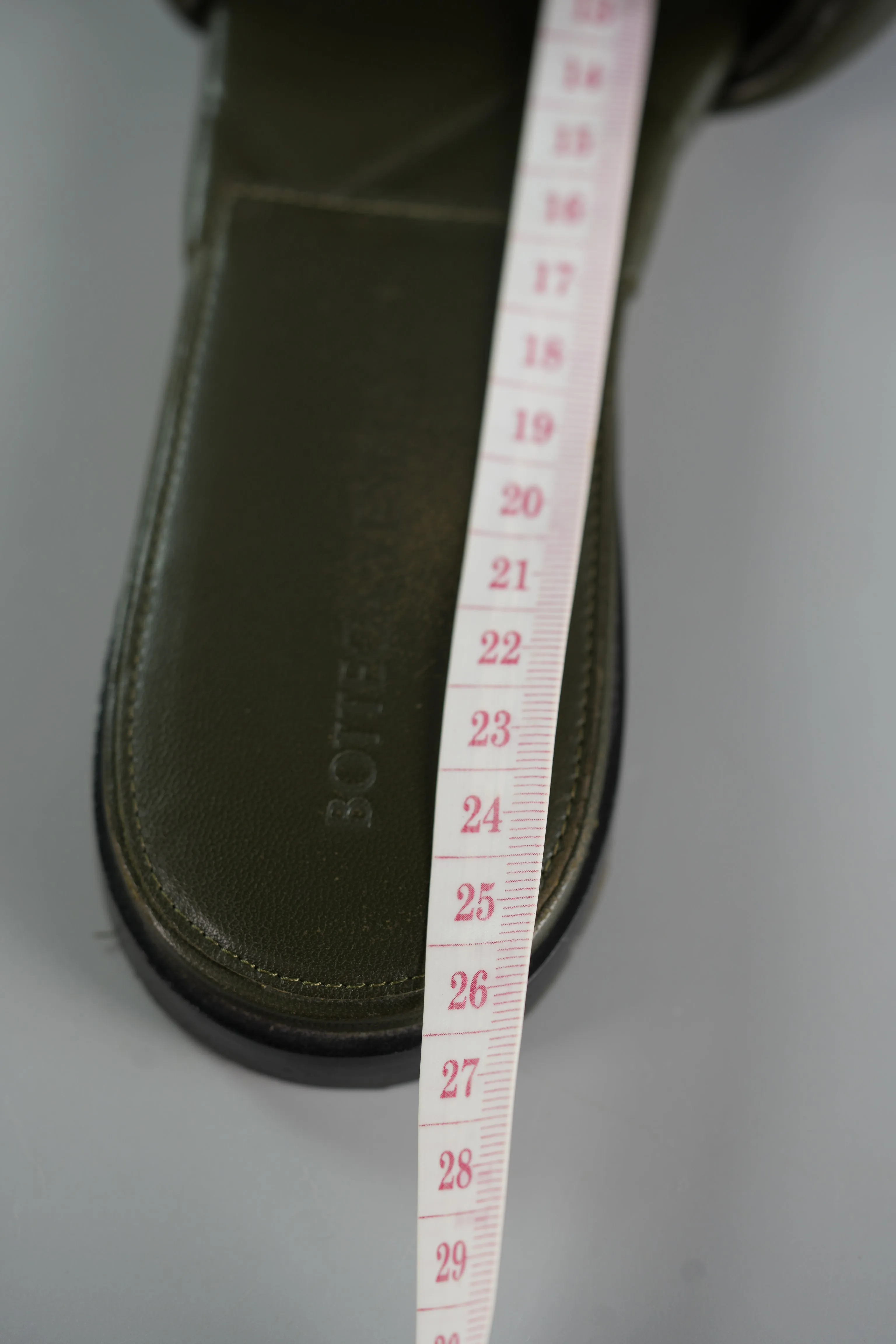 The Rubber Libo Quilted Embossed Army Green Sandals Size 39 (26cm)