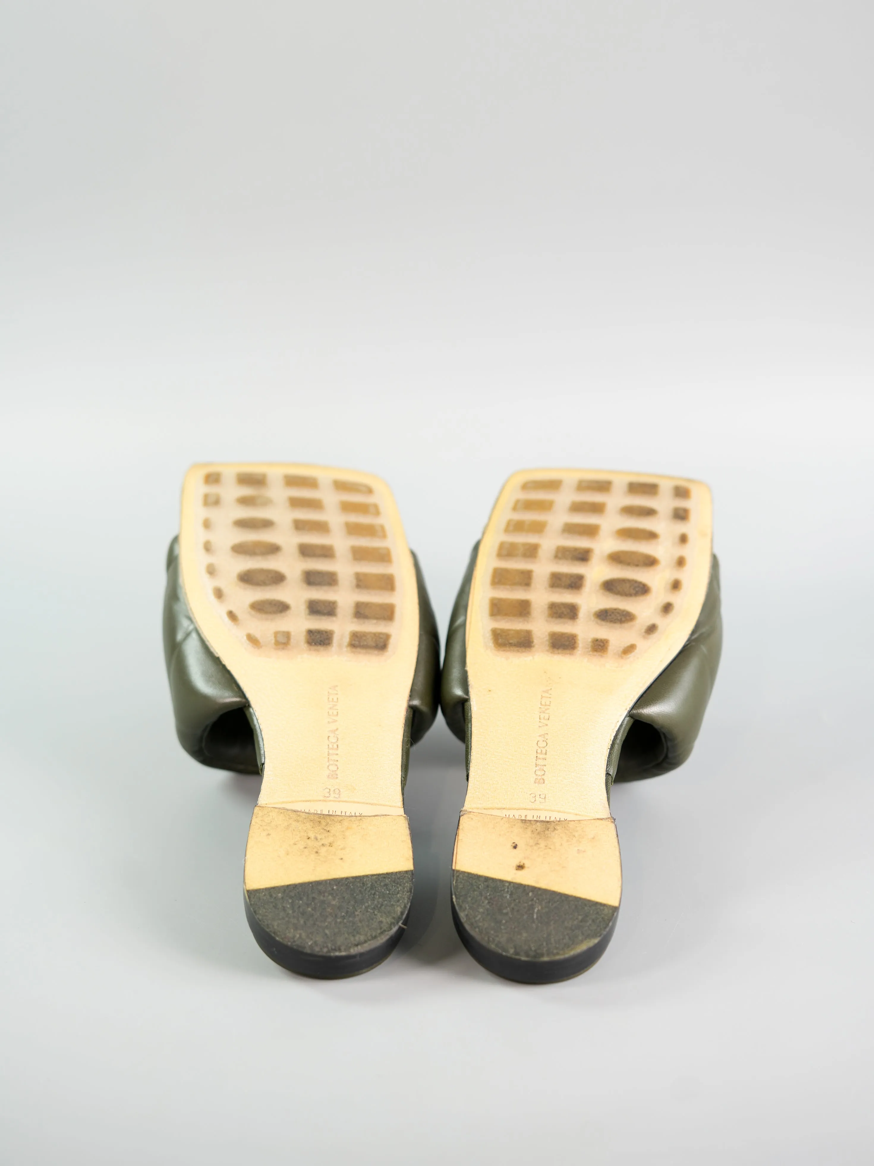 The Rubber Libo Quilted Embossed Army Green Sandals Size 39 (26cm)