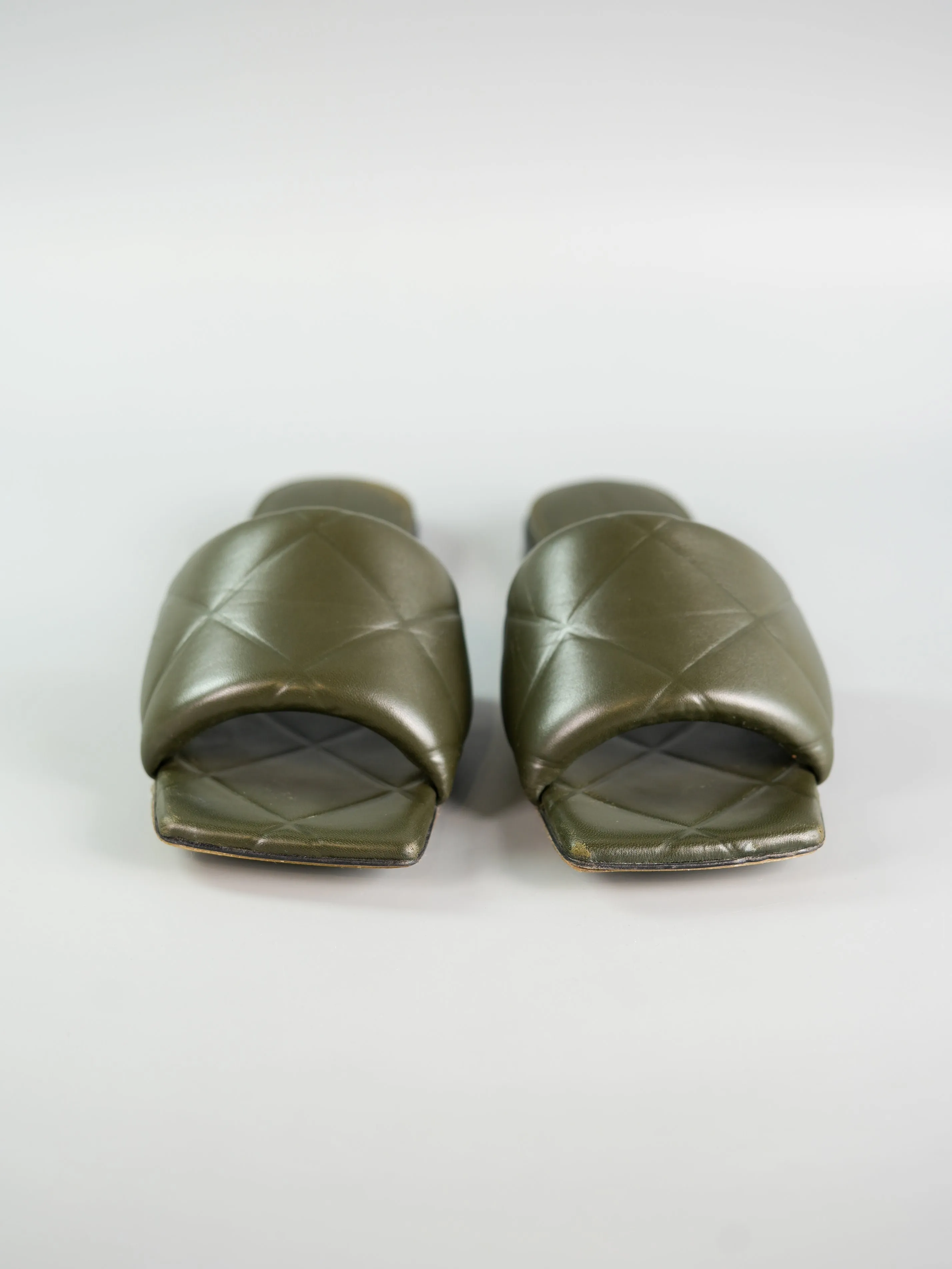 The Rubber Libo Quilted Embossed Army Green Sandals Size 39 (26cm)