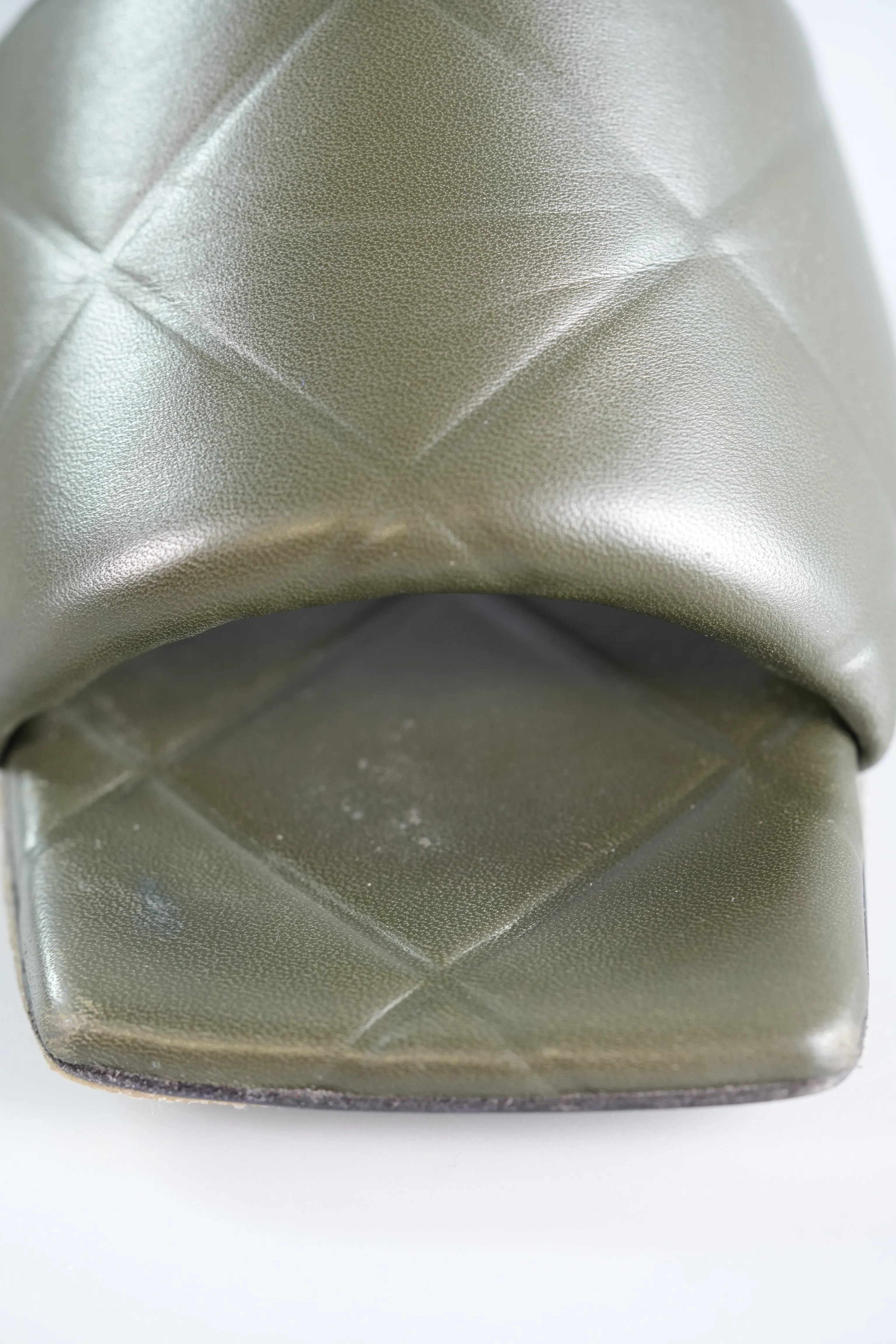 The Rubber Libo Quilted Embossed Army Green Sandals Size 39 (26cm)